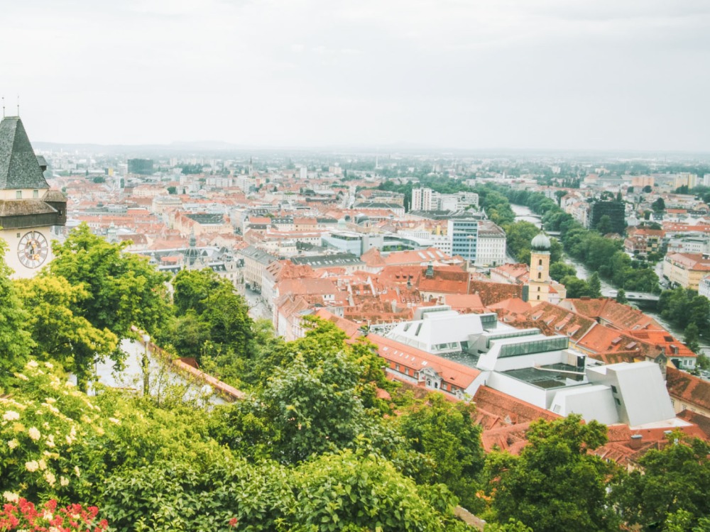 Ein Blick auf die Stadt Ljubljana, Slowenien, mit Immobilien von Gersin Immobilien.